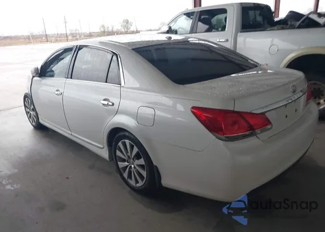 2012 Toyota Avalon Limited z USA, uszkodzony, nr VIN 4T1BK3DBXCU459822